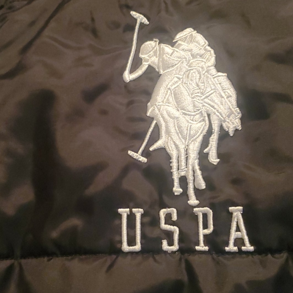 Vest - Picture 2 of 3